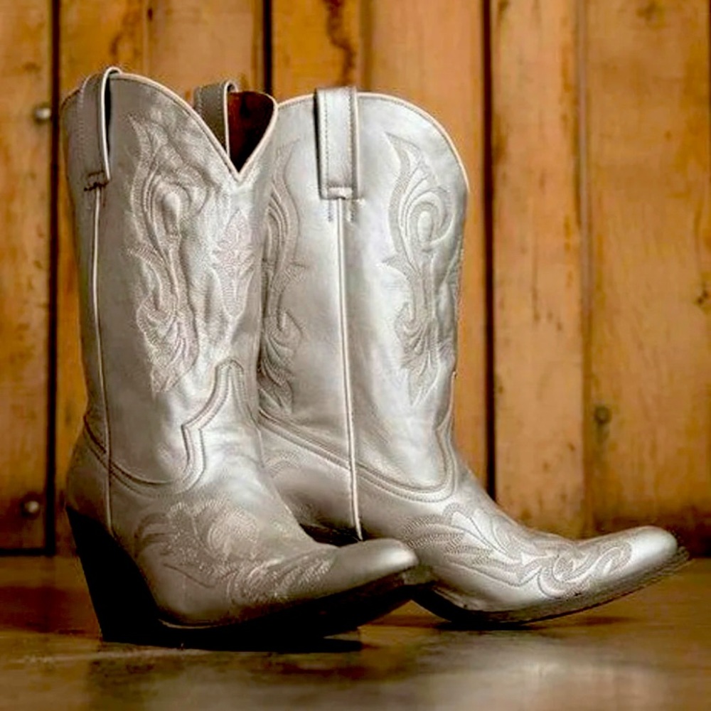 Eight Second Angel Boots - Picture 4 of 9